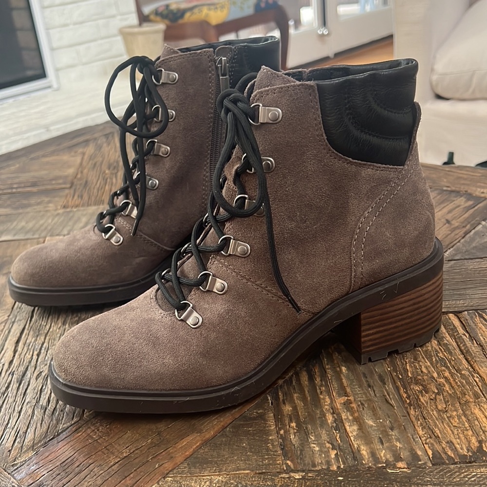 NWOT Lucky Brand Dareek Combat Boot